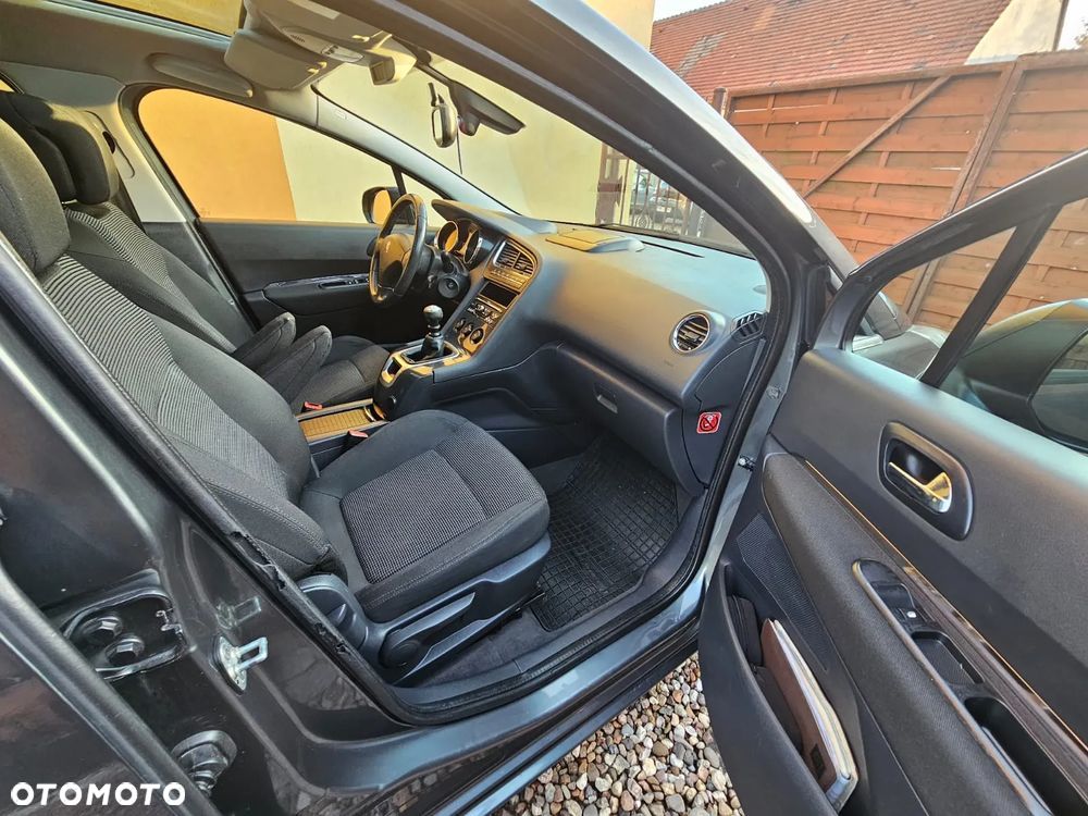 Peugeot 5008 - 11