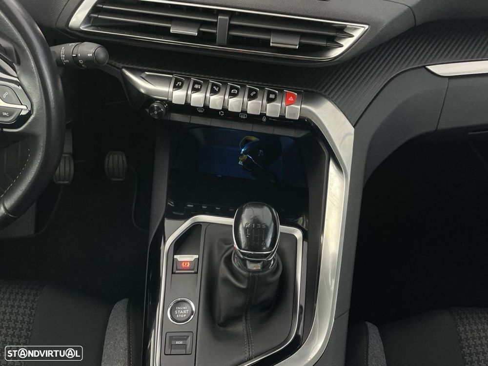 Peugeot 3008 1.2 PureTech Active Pack - 16