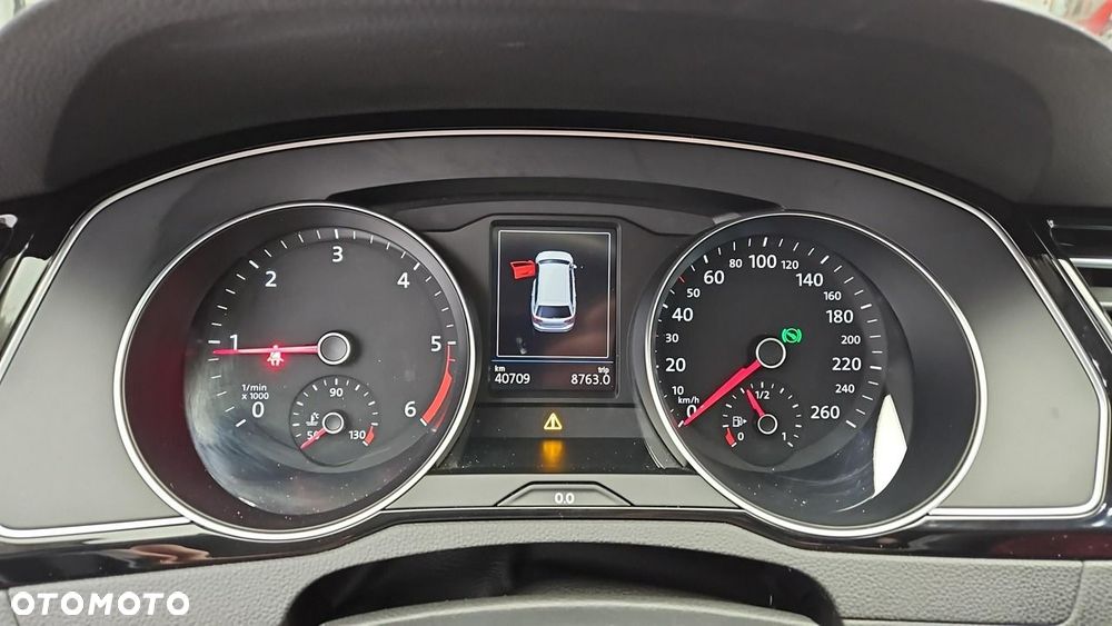 Volkswagen Passat Variant 2.0 TDI EVO Elegance DSG - 14