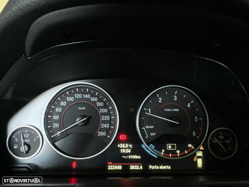 BMW 320 d Pack M - 33