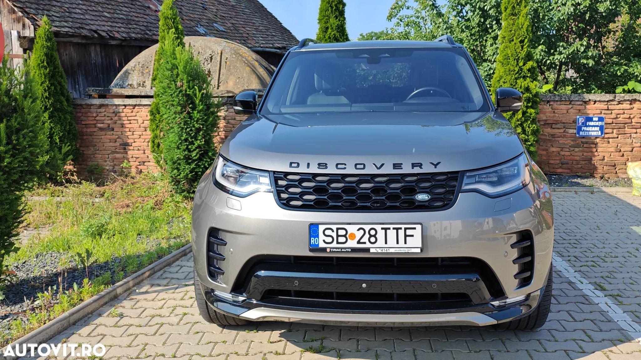 Land Rover Discovery 3.0D 300 MHEV R-Dynamic SE - 1