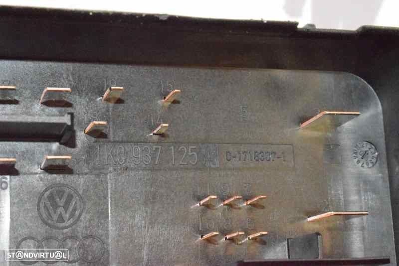 CAIXA RELÉS / FUSÍVEIS VOLKSWAGEN GOLF V 2006 -1K0937125A - 2