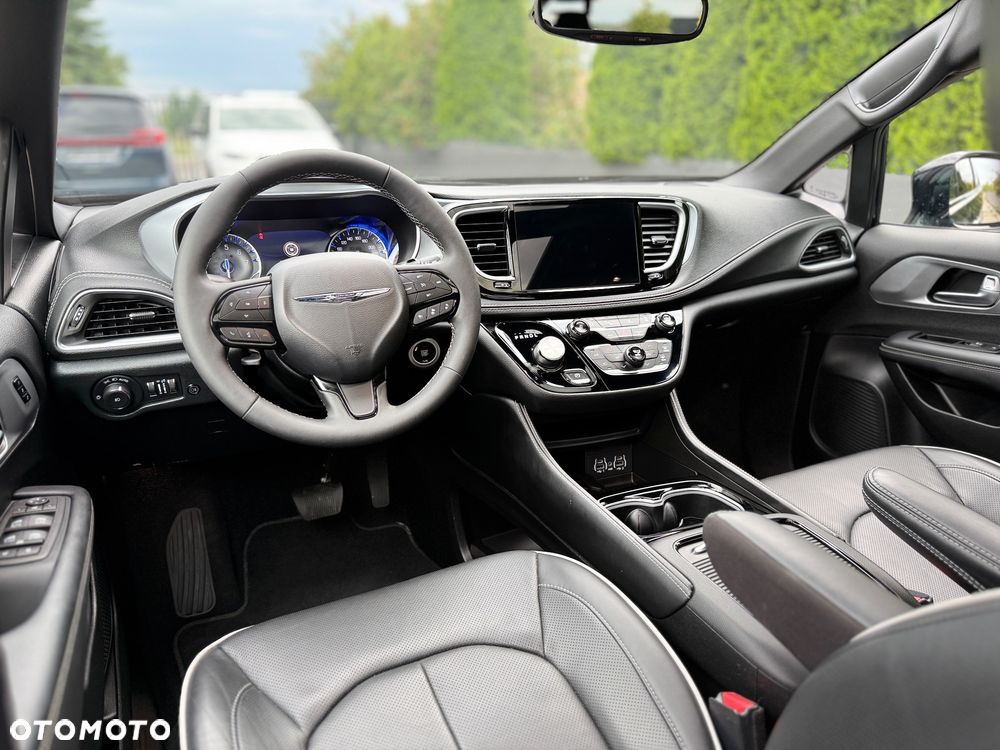 Chrysler Pacifica - 14