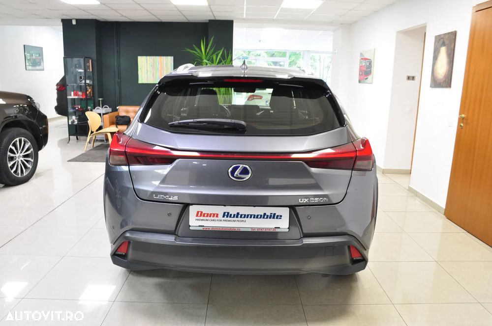 Lexus UX 250h FWD Executive - 5