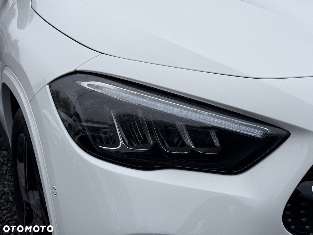 Mercedes-Benz GLA 200 AMG Line - 11