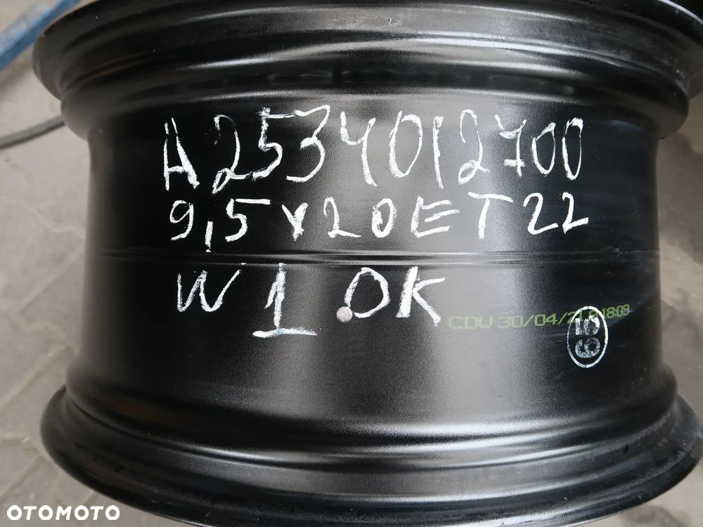 W1 Felga Mercedes GLC A2534012700 9,5x20et22 - 7