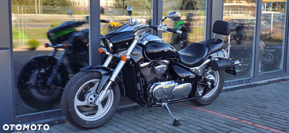 Suzuki Intruder - 29