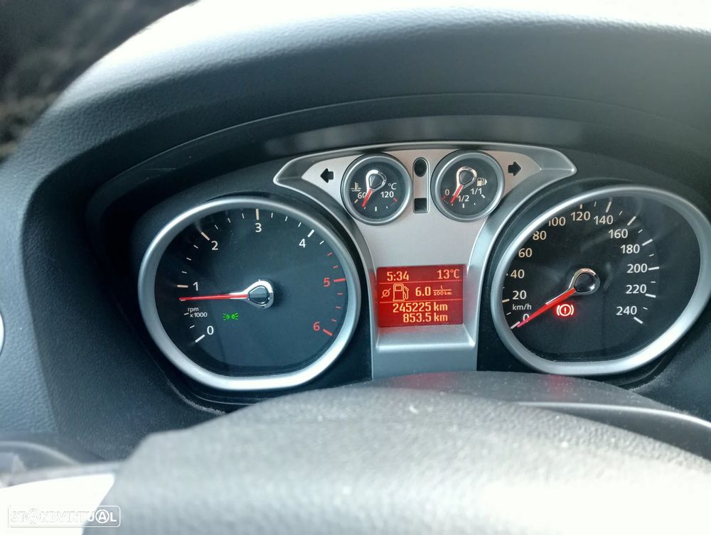 Ford Focus SW 1.6 TDCi Titanium - 10