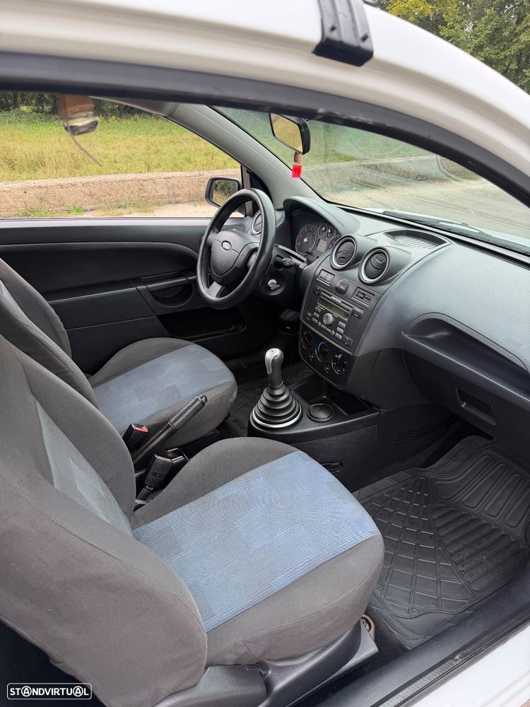 Ford Fiesta 1.4 TDCi Titanium - 10