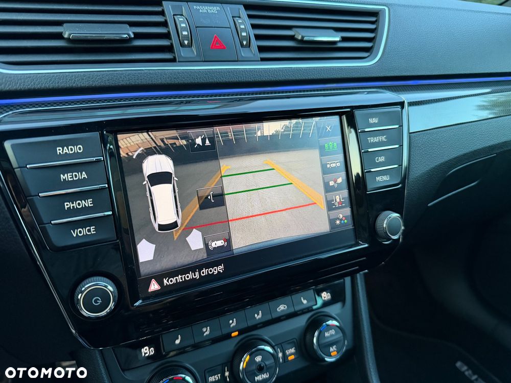 Skoda Superb 2.0 TDI Sportline DSG - 40