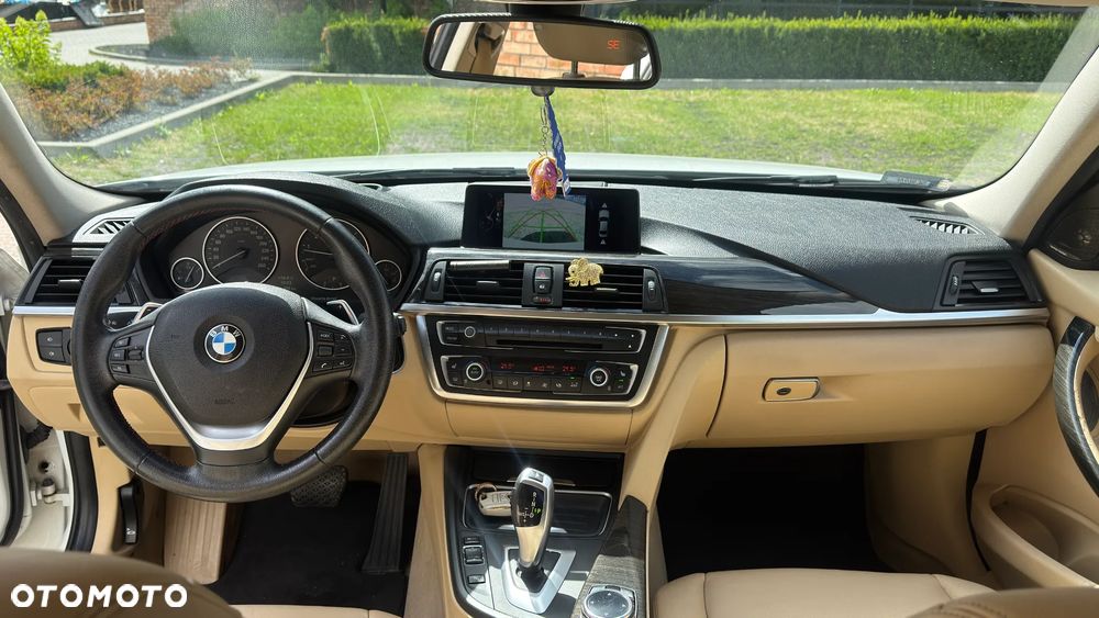 BMW Seria 3 328i Luxury Line - 28