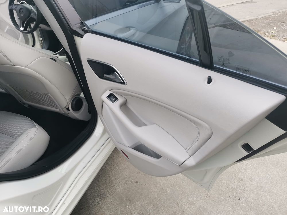 Mercedes-Benz CLA 180 - 13