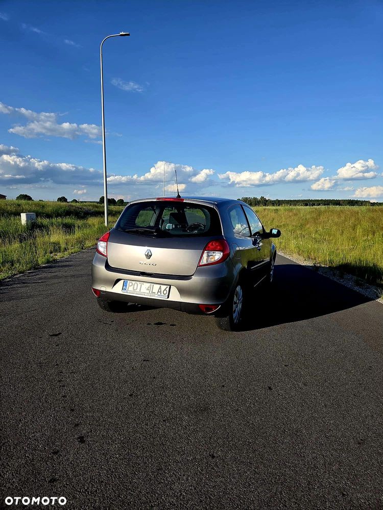 Renault Clio - 1