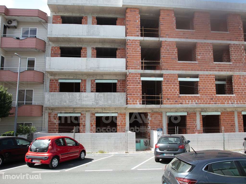 Apartamento T 3 com varanda e garagem-Oliveira Azemeis - Grande imagem: 2/11