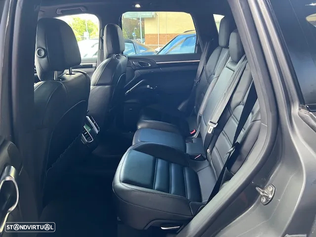 Porsche Cayenne S E-Hybrid - 8