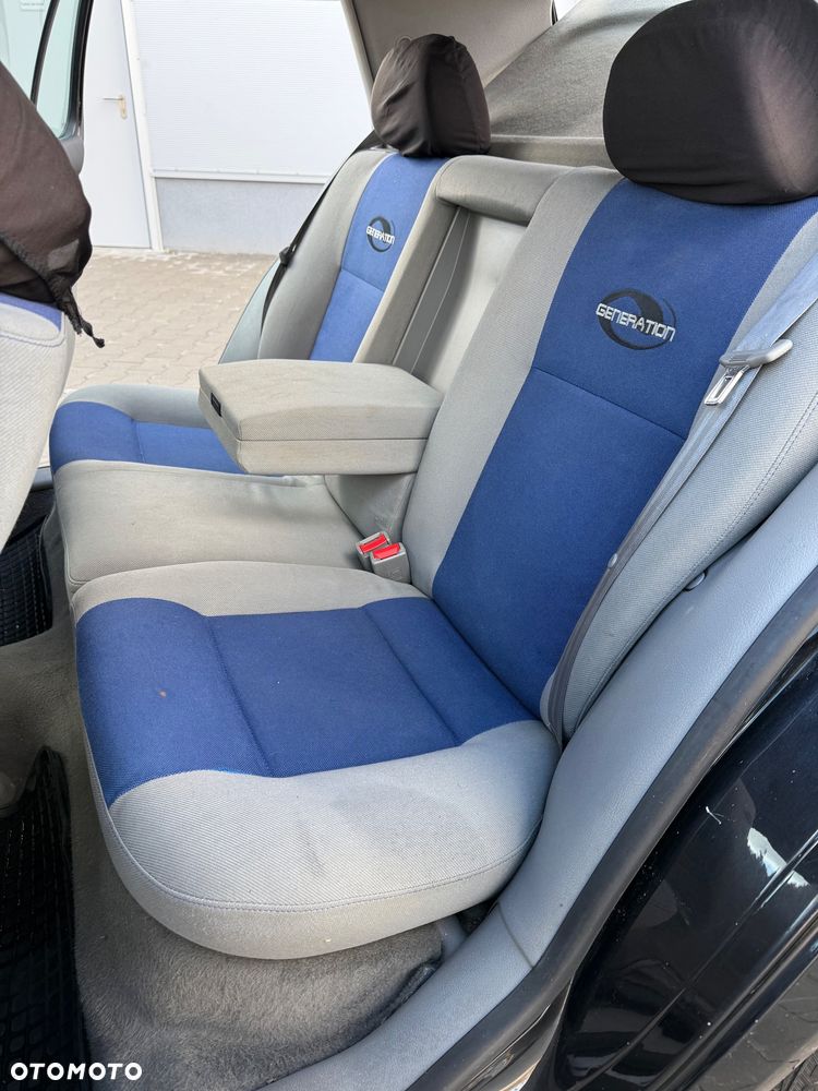 Volkswagen Golf 1.6 Highline - 24