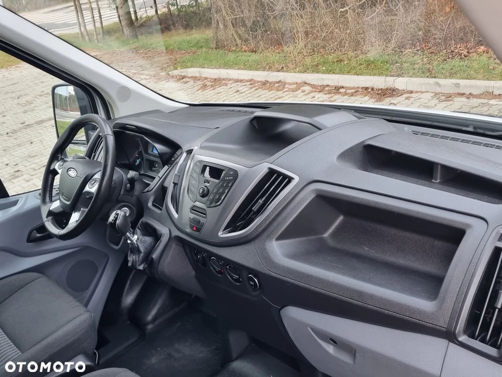 Ford Transit - 12