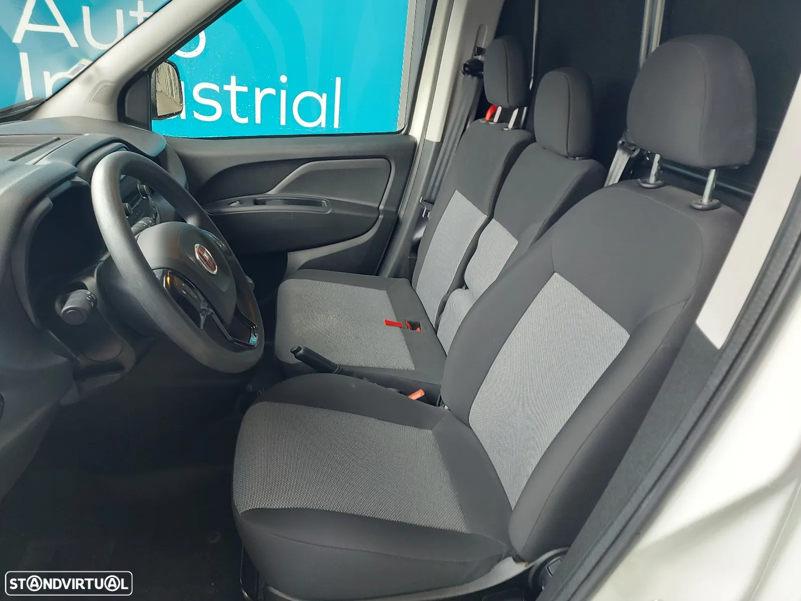 Fiat DOBLO EASY FRIO ESTRADA E GARAGEM - 14