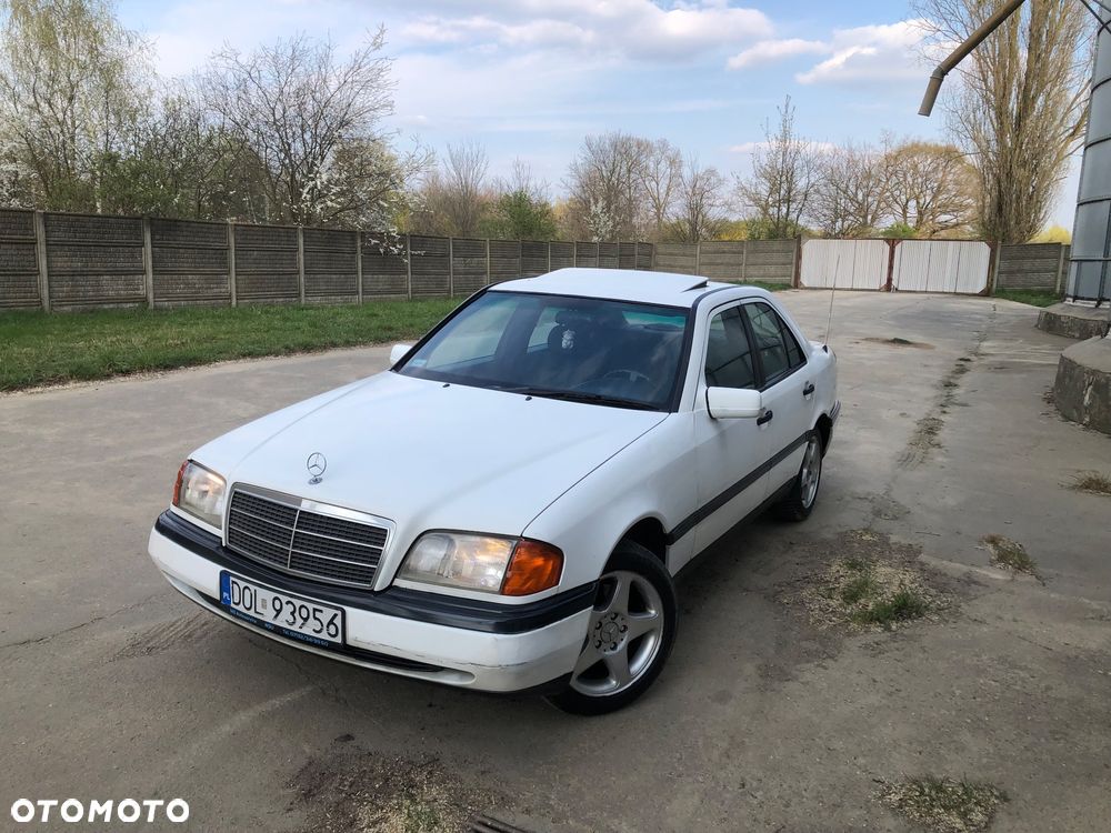 Mercedes-Benz Klasa C 180 Classic - 3