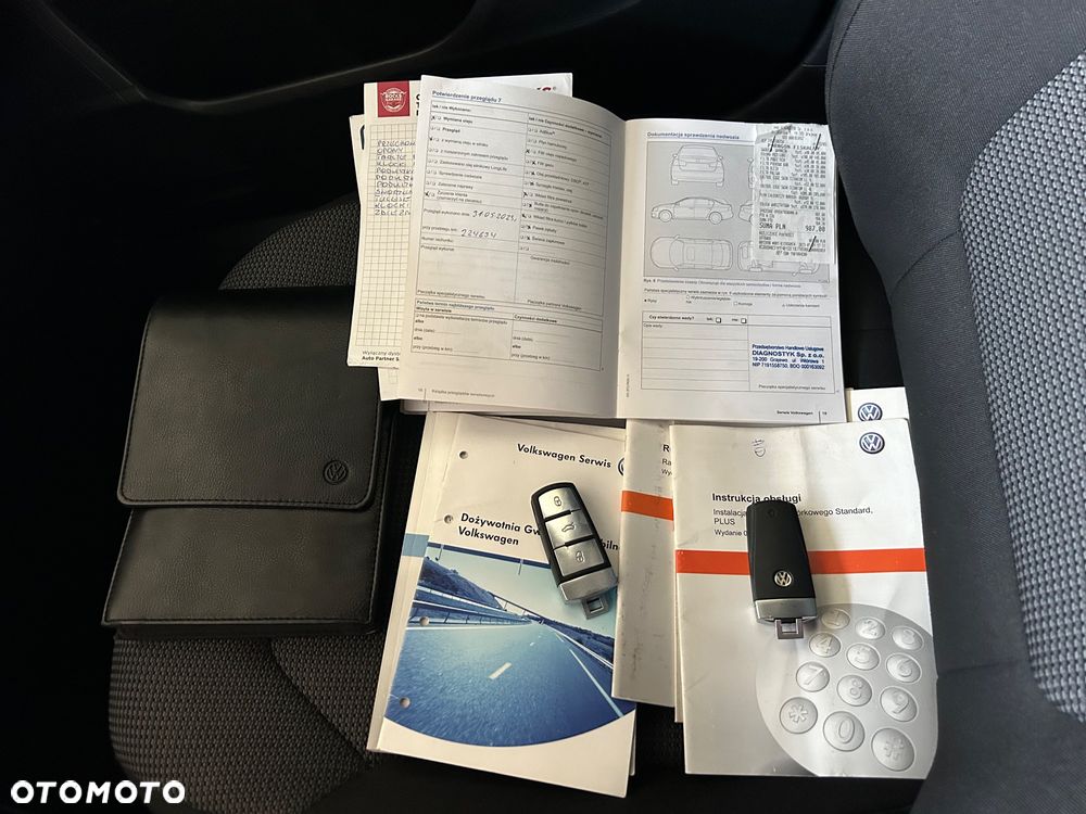 Volkswagen Passat 1.6 TDI DPF BlueMot Highline - 8