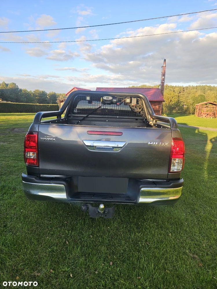 Toyota Hilux 2.4 D-4D Double Cab SR5 4x4 - 5