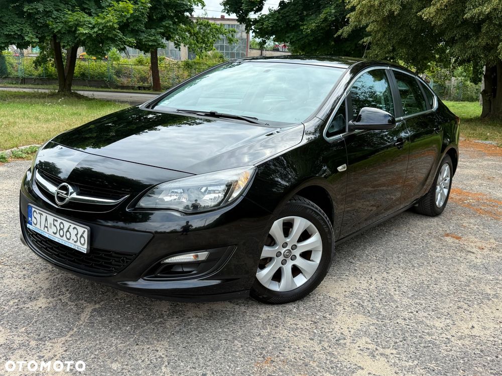 Opel Astra 1.4 T Essentia - 2