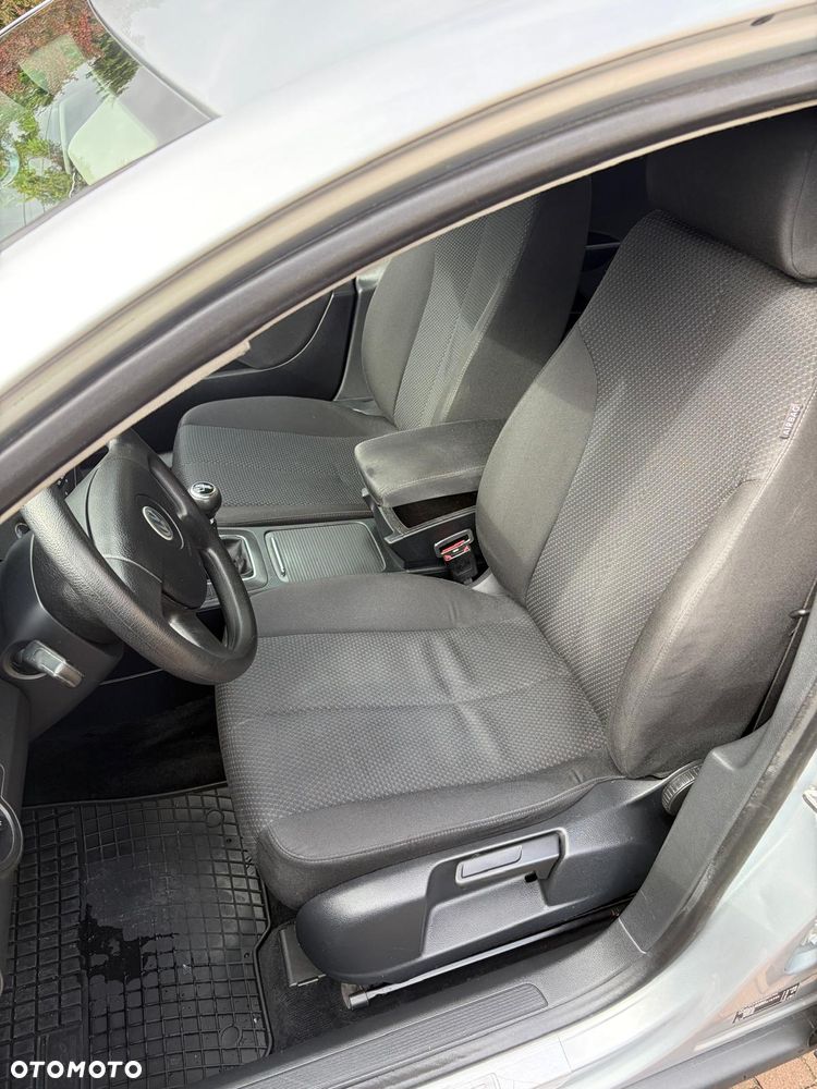 Volkswagen Passat 1.9 TDI Comfortline - 11