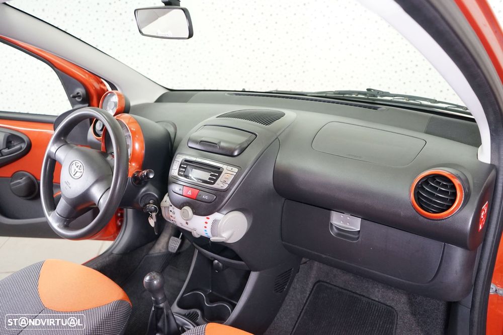 Toyota Aygo 1.0 Orange Edition - 17