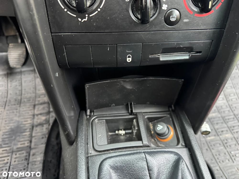 Peugeot 207 1.4 Presence - 20