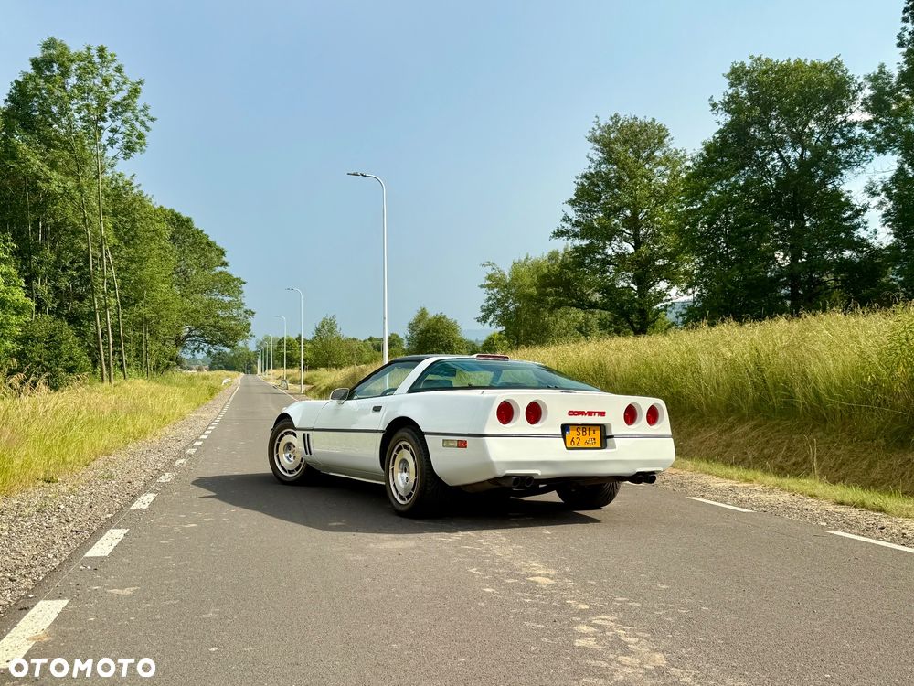 Chevrolet Corvette - 2