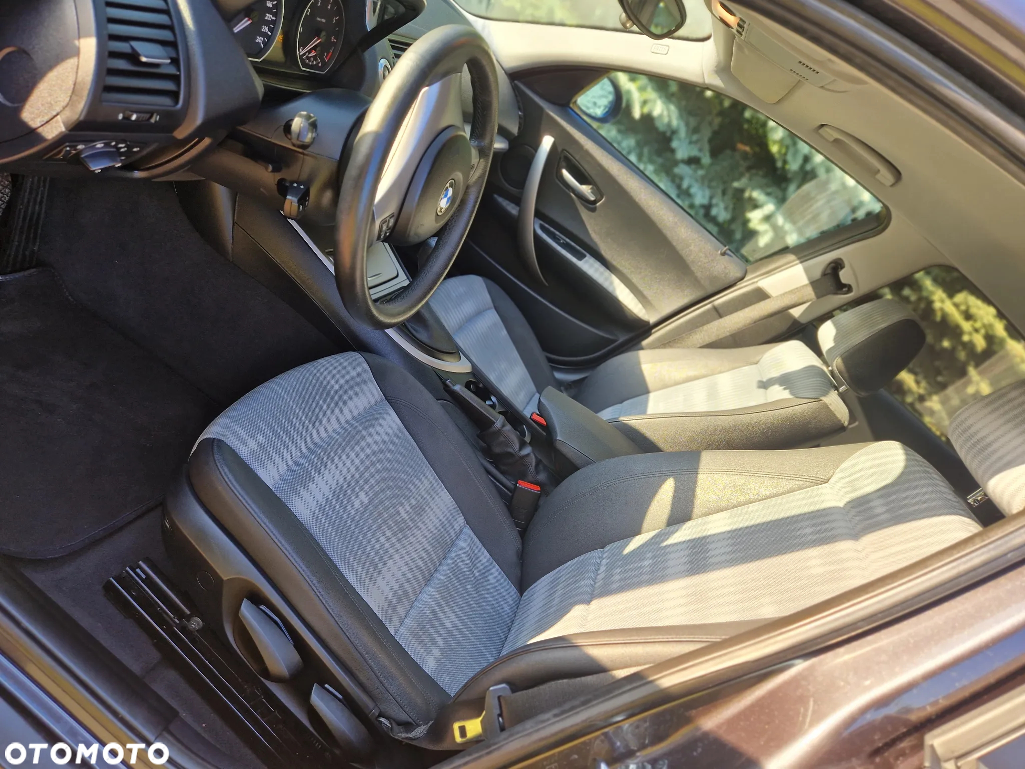BMW Seria 1 120i - 13