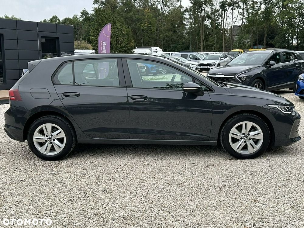 Volkswagen Golf - 8