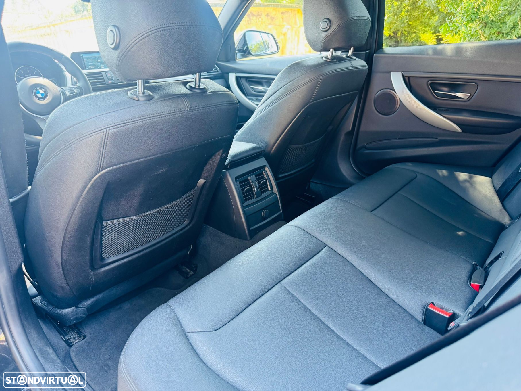 BMW 320 d Touring Pack M - 34