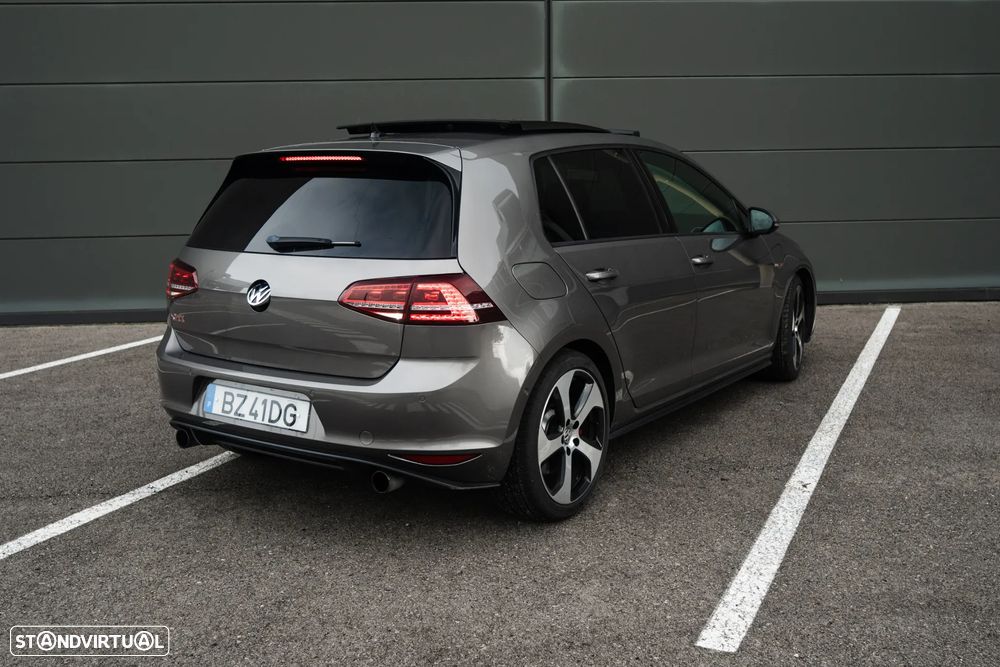 VW Golf 2.0 TSi GTi DSG Performance - 4