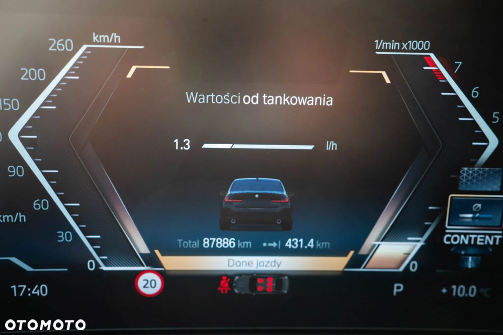 BMW Seria 3 330i xDrive - 14