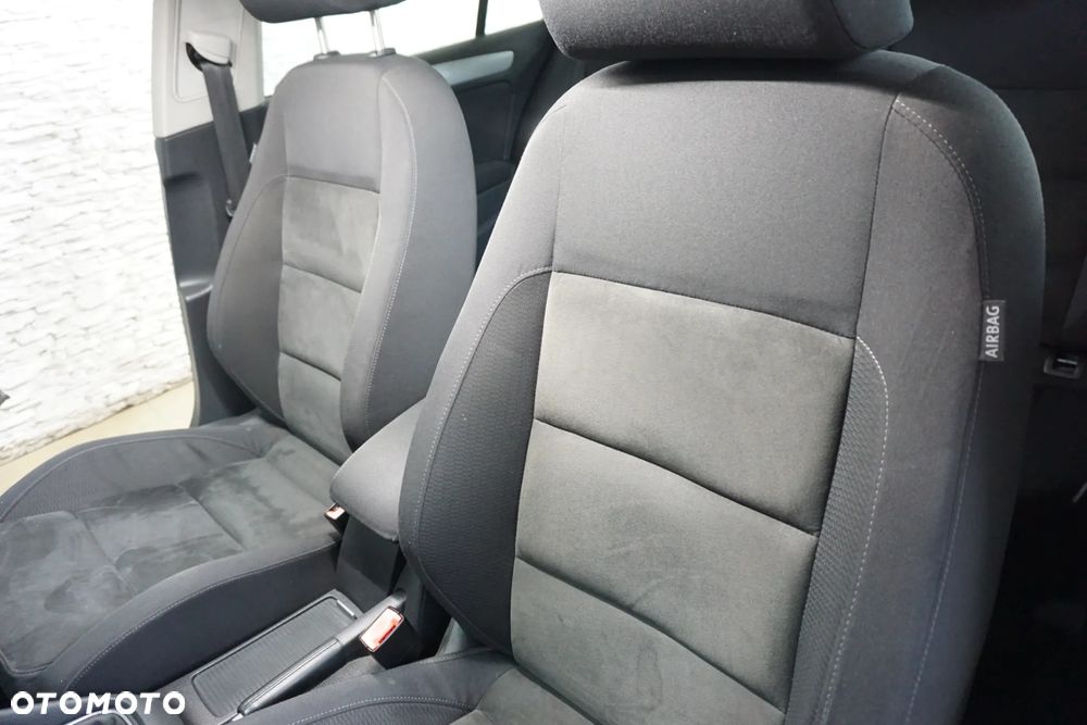 Volkswagen Golf 2.0 TDI Highline - 23