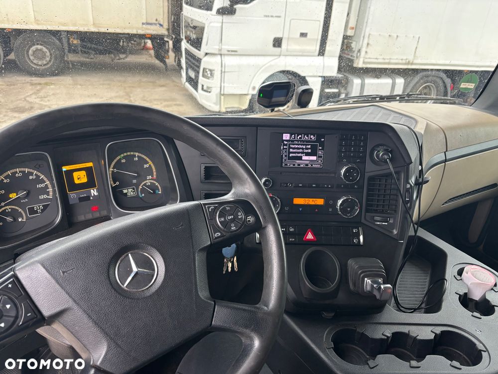 Mercedes-Benz Actros - 5