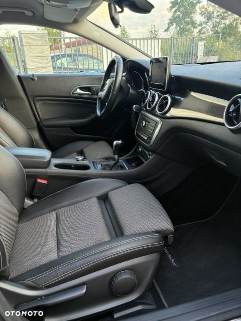 Mercedes-Benz CLA 200 - 7