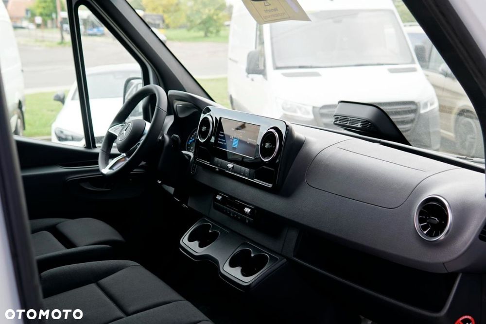 Mercedes-Benz eSprinter - 27