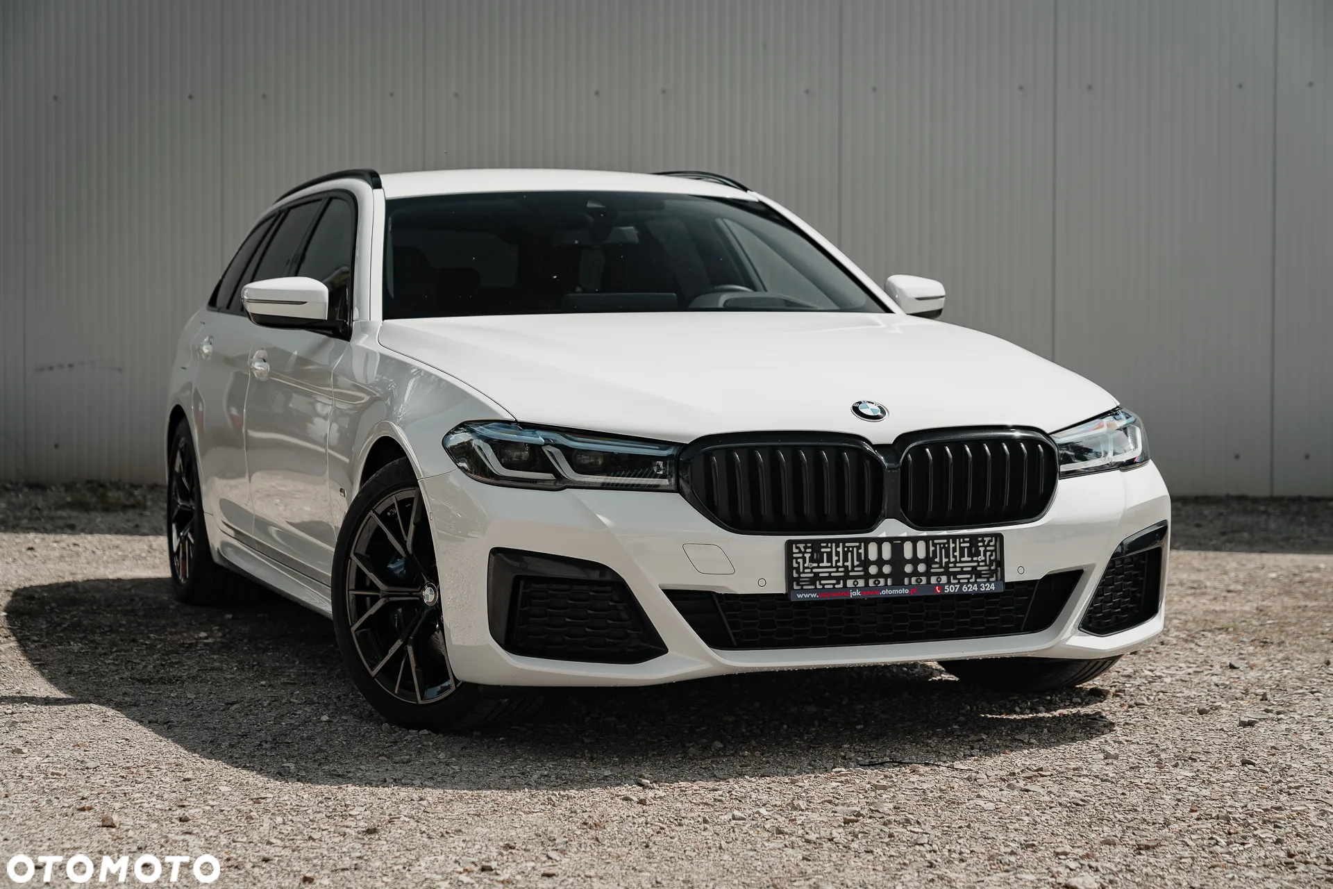 BMW Seria 5 520d xDrive Touring M Sport Edition - 2
