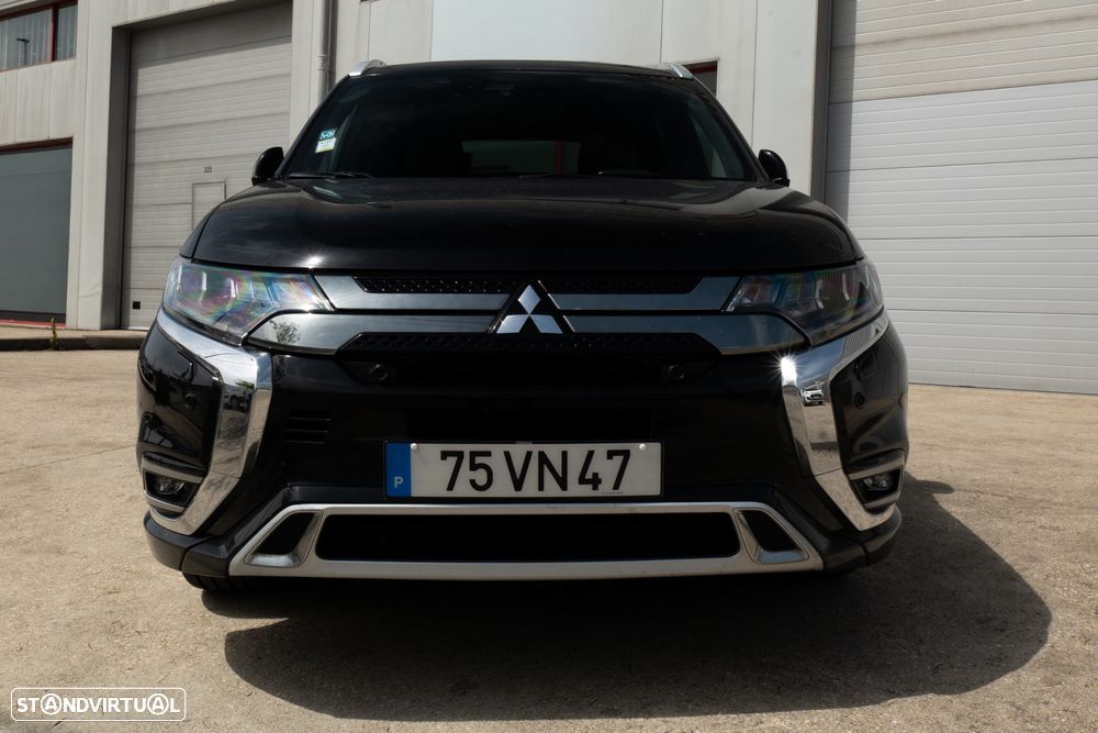 Mitsubishi Outlander - 2