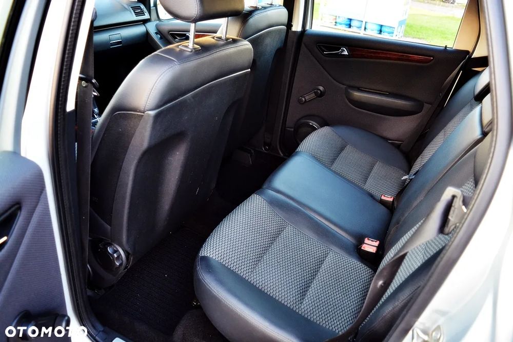 Mercedes-Benz Klasa A 160 Autotronic Elegance - 16
