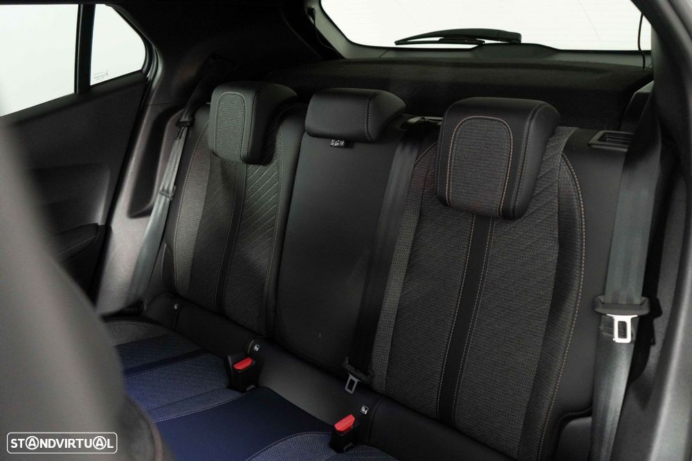Peugeot 2008 1.2 Hybrid Allure e-DCS6 - 11