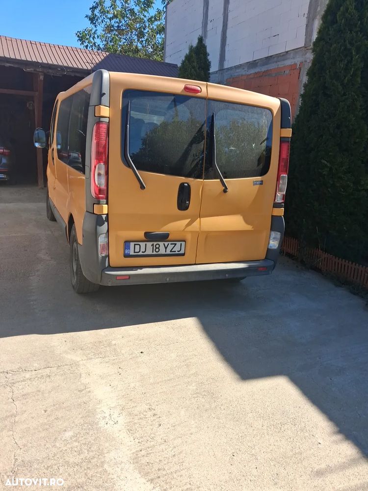 Opel Vivaro - 1