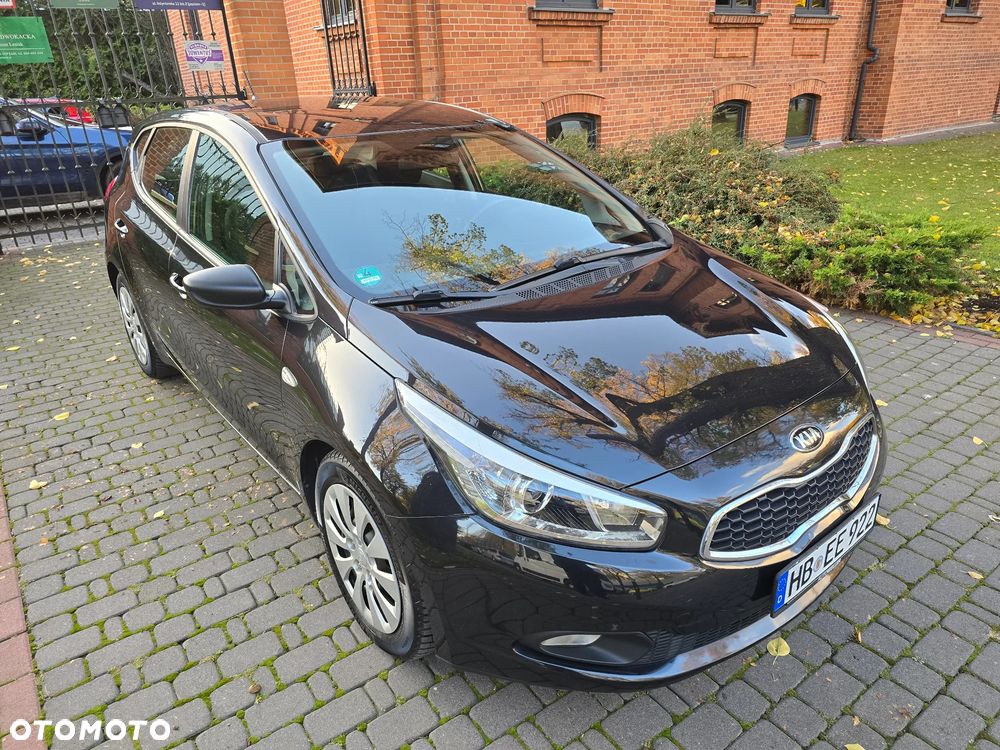 Kia Ceed - 10