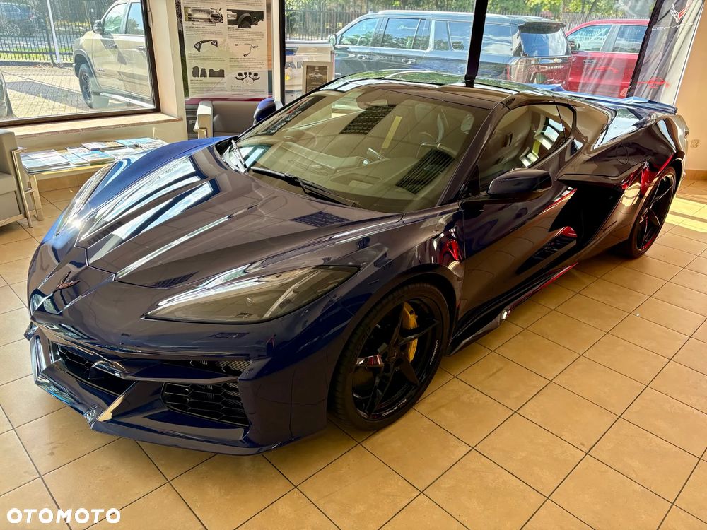 Chevrolet Corvette - 9