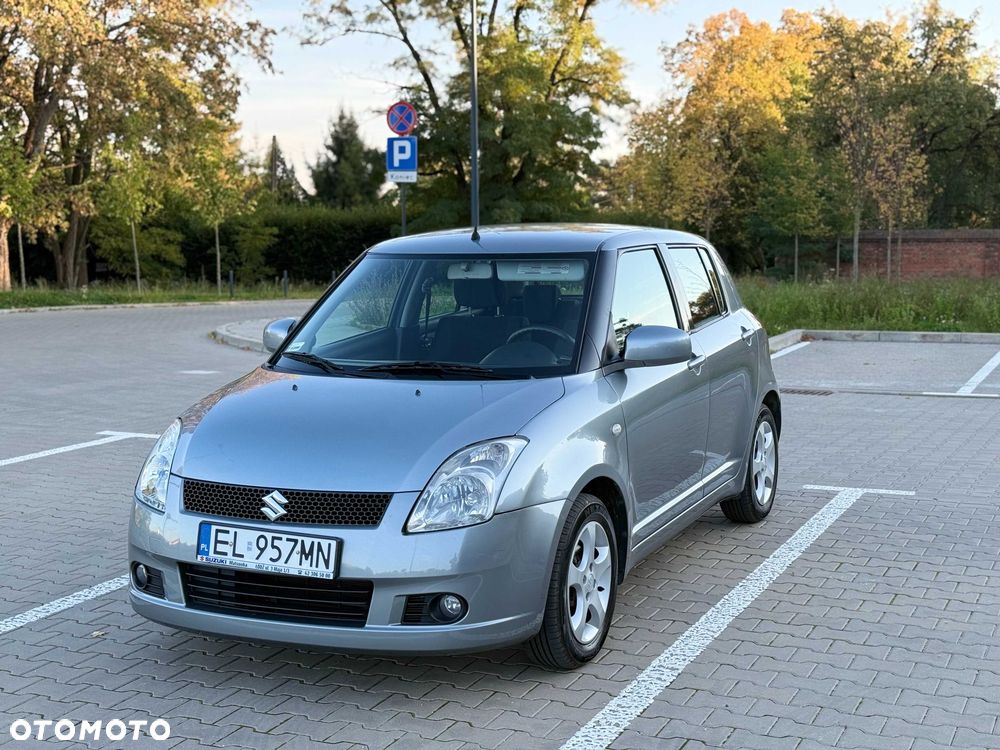 Suzuki Swift - 1