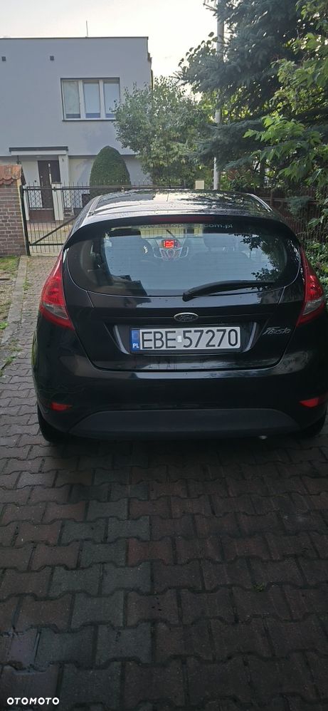Ford Fiesta 2011 photo 3