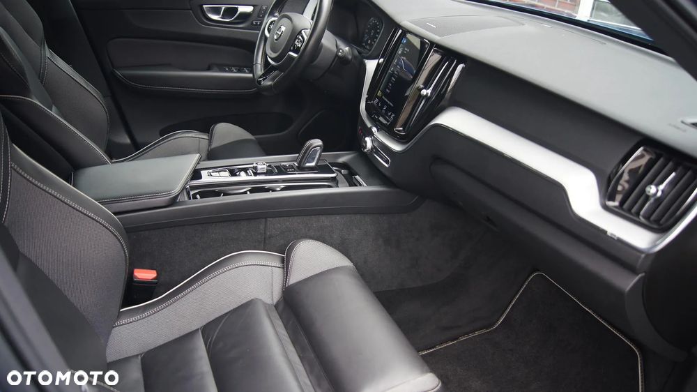 Volvo XC 60 D4 AWD R-Design - 15
