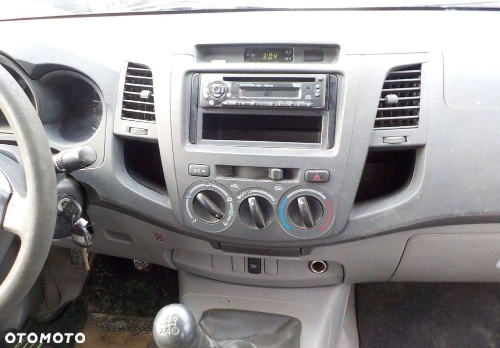 Toyota Hilux - 26